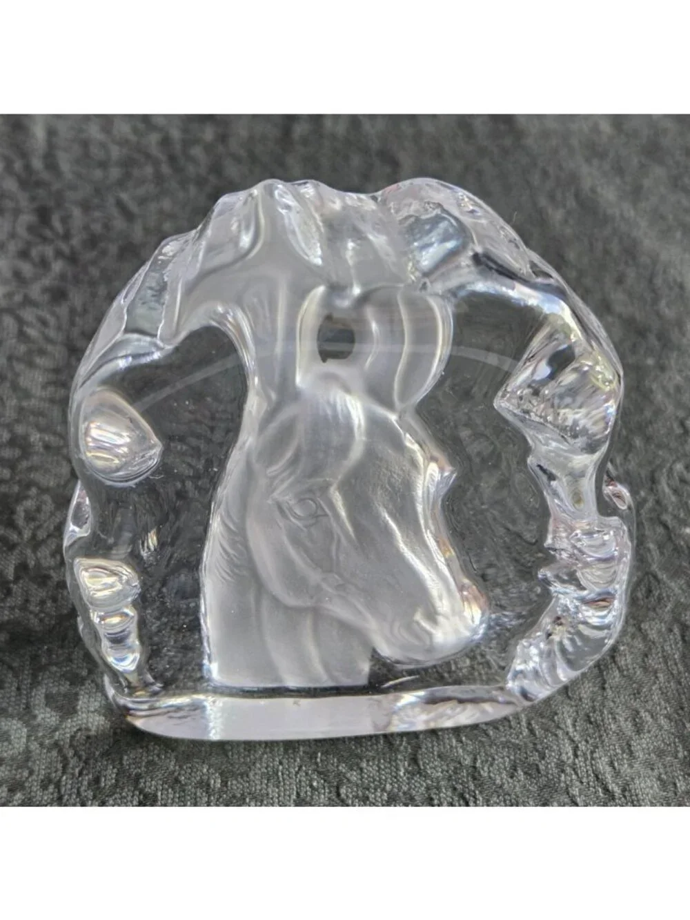 Heavy Crystal Glass Intaglio Horse Head Paperweight 4 inches Tall - Picture 2 of 9